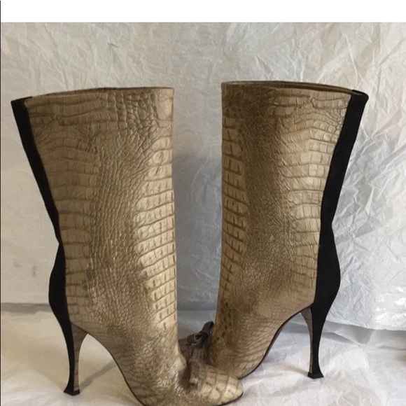 NEVER WORN NINA RICCI GREY ALLIGATOR BOOTS - Picture 6 of 8